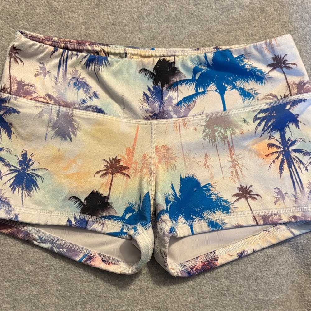 Fleo Multicolor Palm Print Women's Athletic Shorts